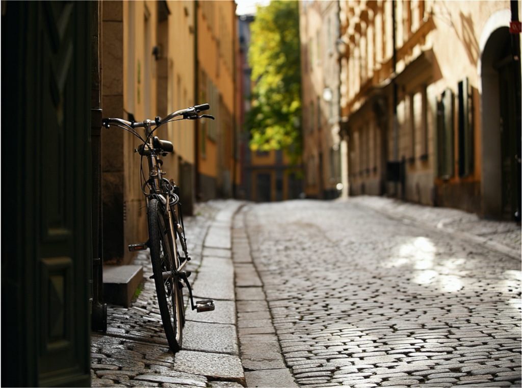 Main image Cycling in the old town